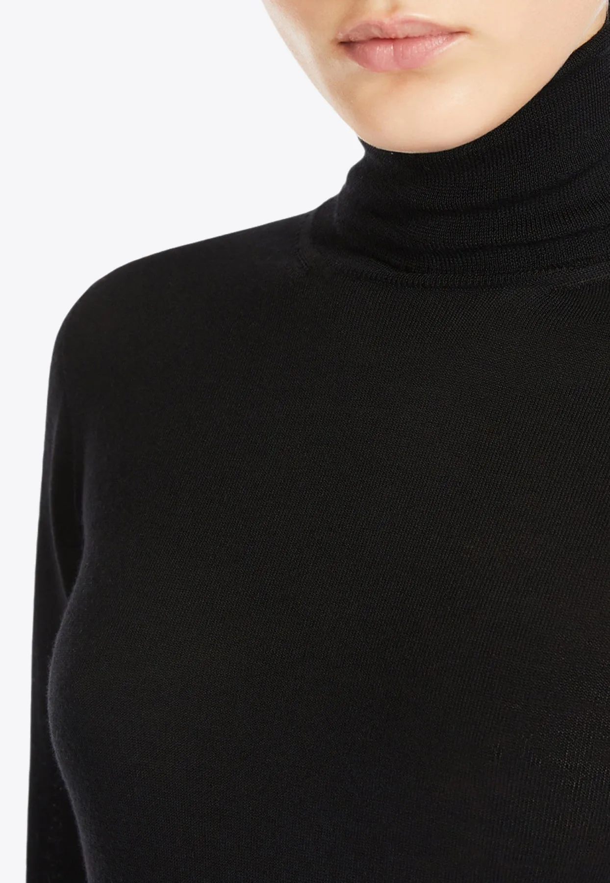 Adda Cashmere Yarn High-Neck Sweater