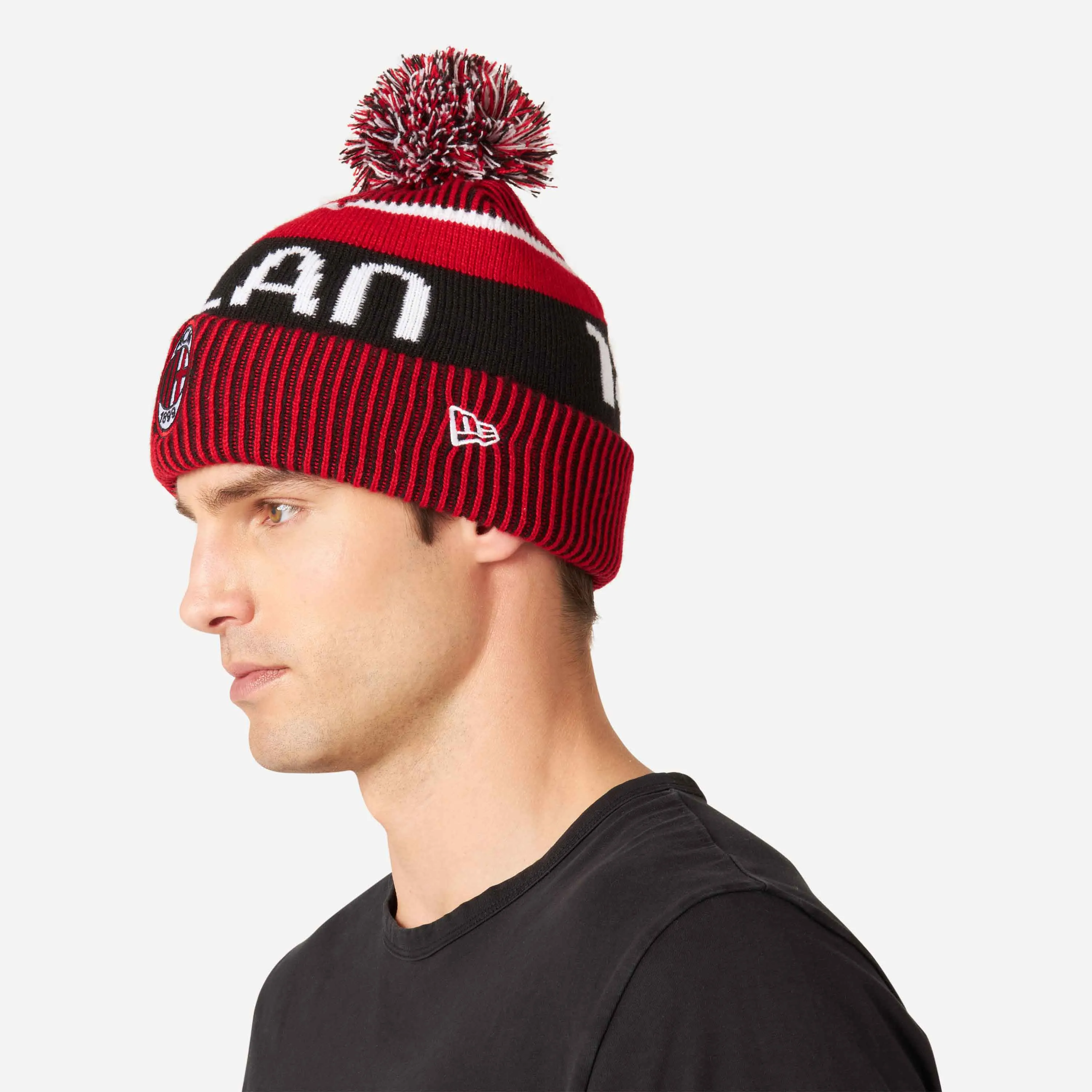 BERRETTO CON POMPOM NEW ERA X AC MILAN CON LOGO