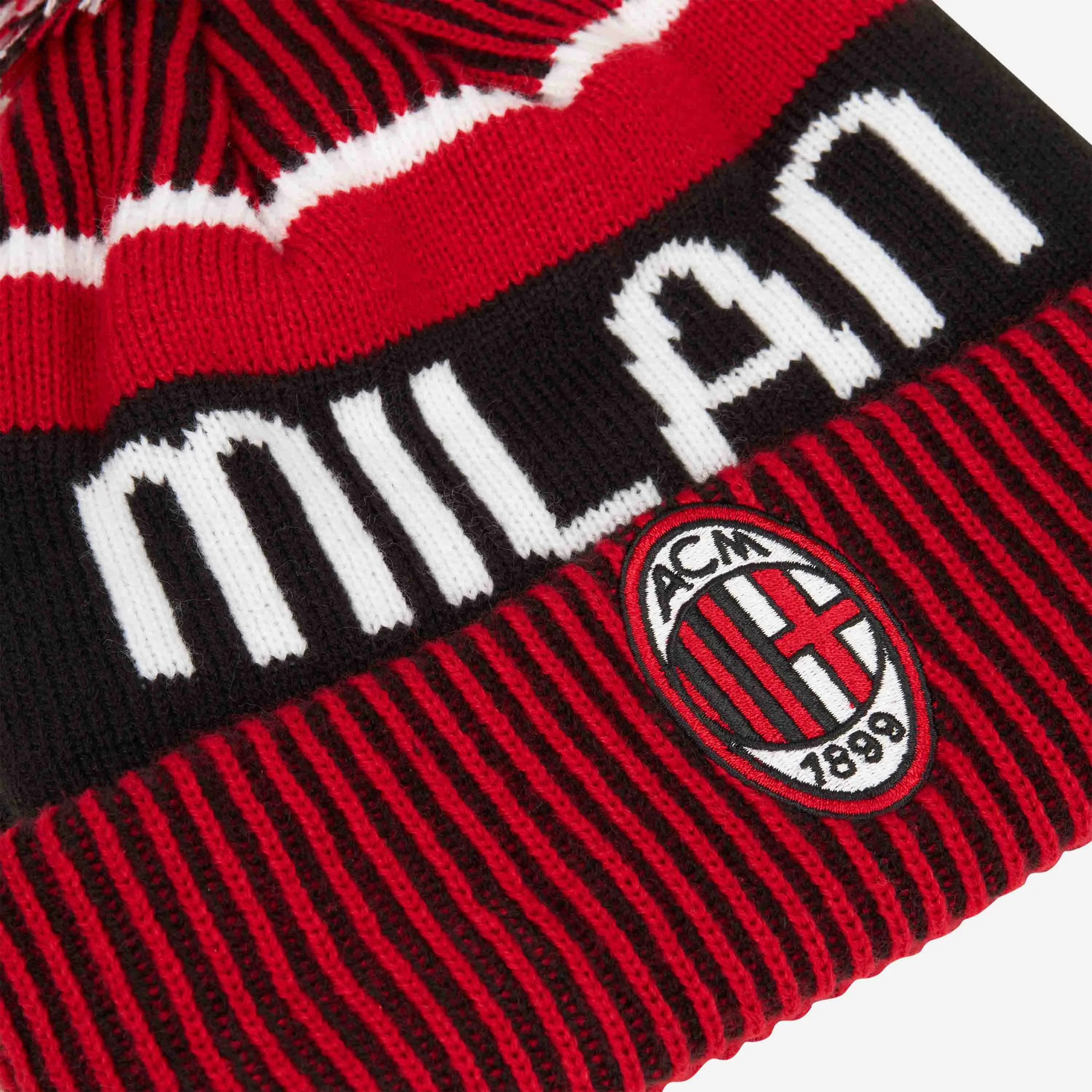 BERRETTO CON POMPOM NEW ERA X AC MILAN CON LOGO