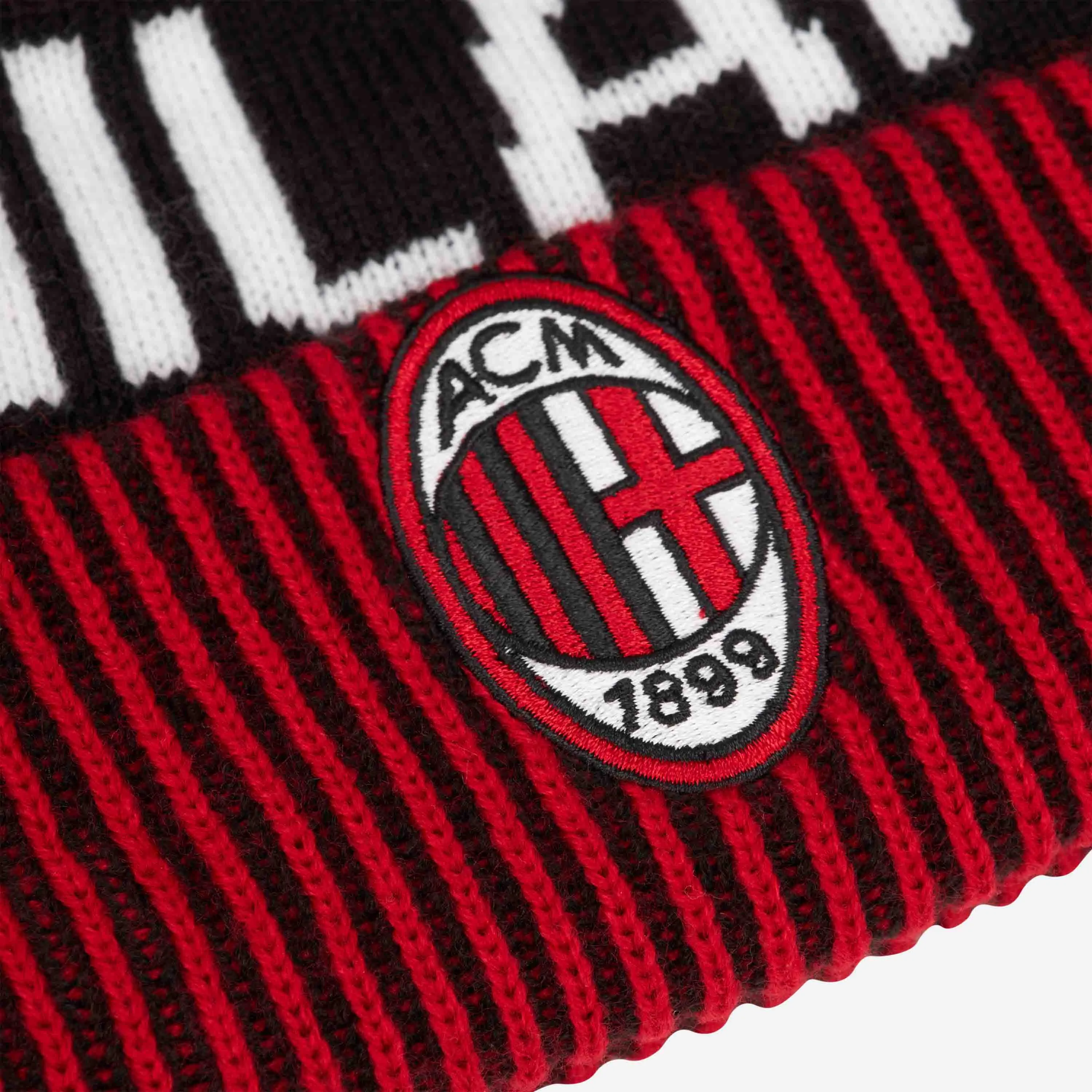 BERRETTO CON POMPOM NEW ERA X AC MILAN CON LOGO