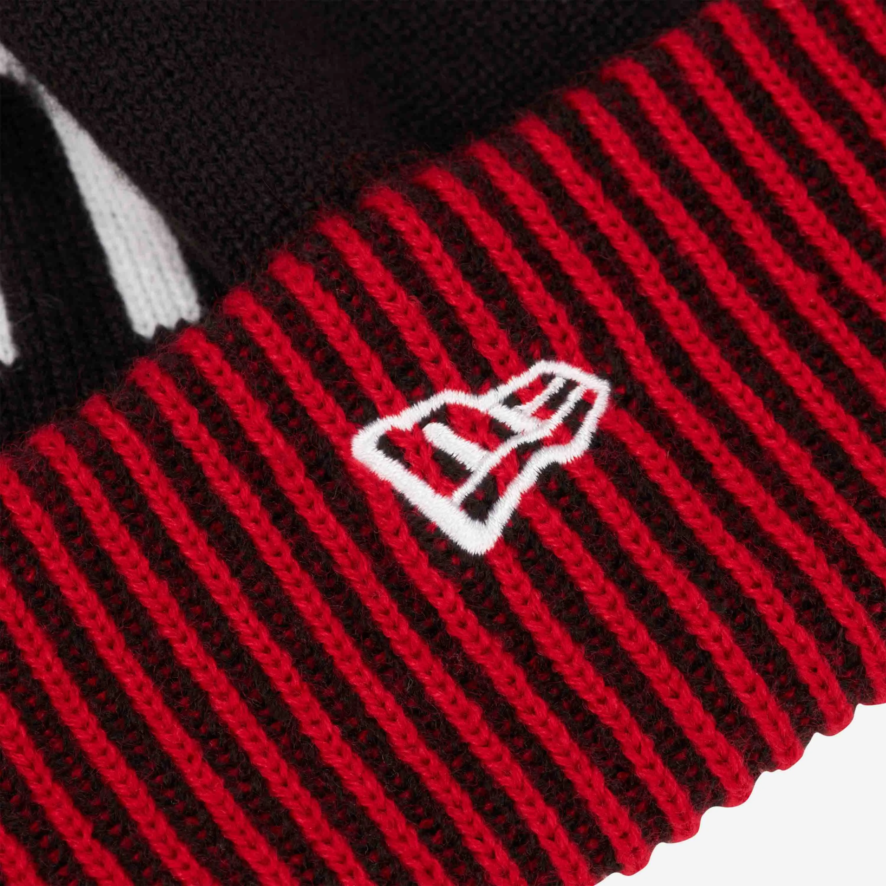 BERRETTO CON POMPOM NEW ERA X AC MILAN CON LOGO