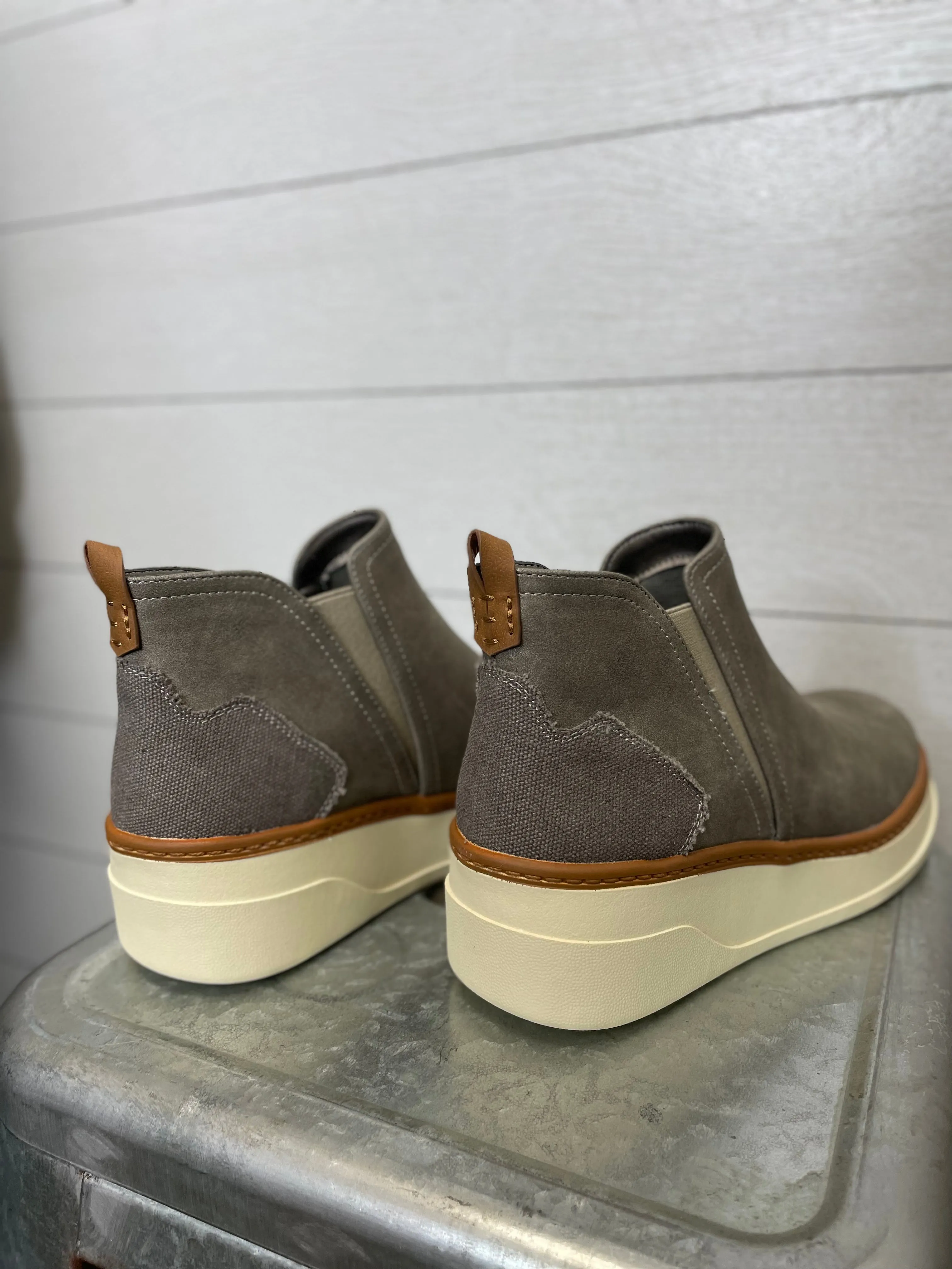 Blowfish | Charming Boot | Charcoal