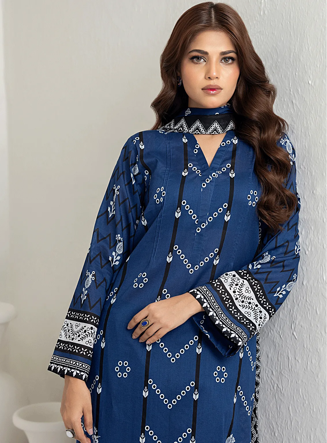 Lakhany By LSM Printed Lawn Stitched 3 Piece Suit - LG-EA-0500