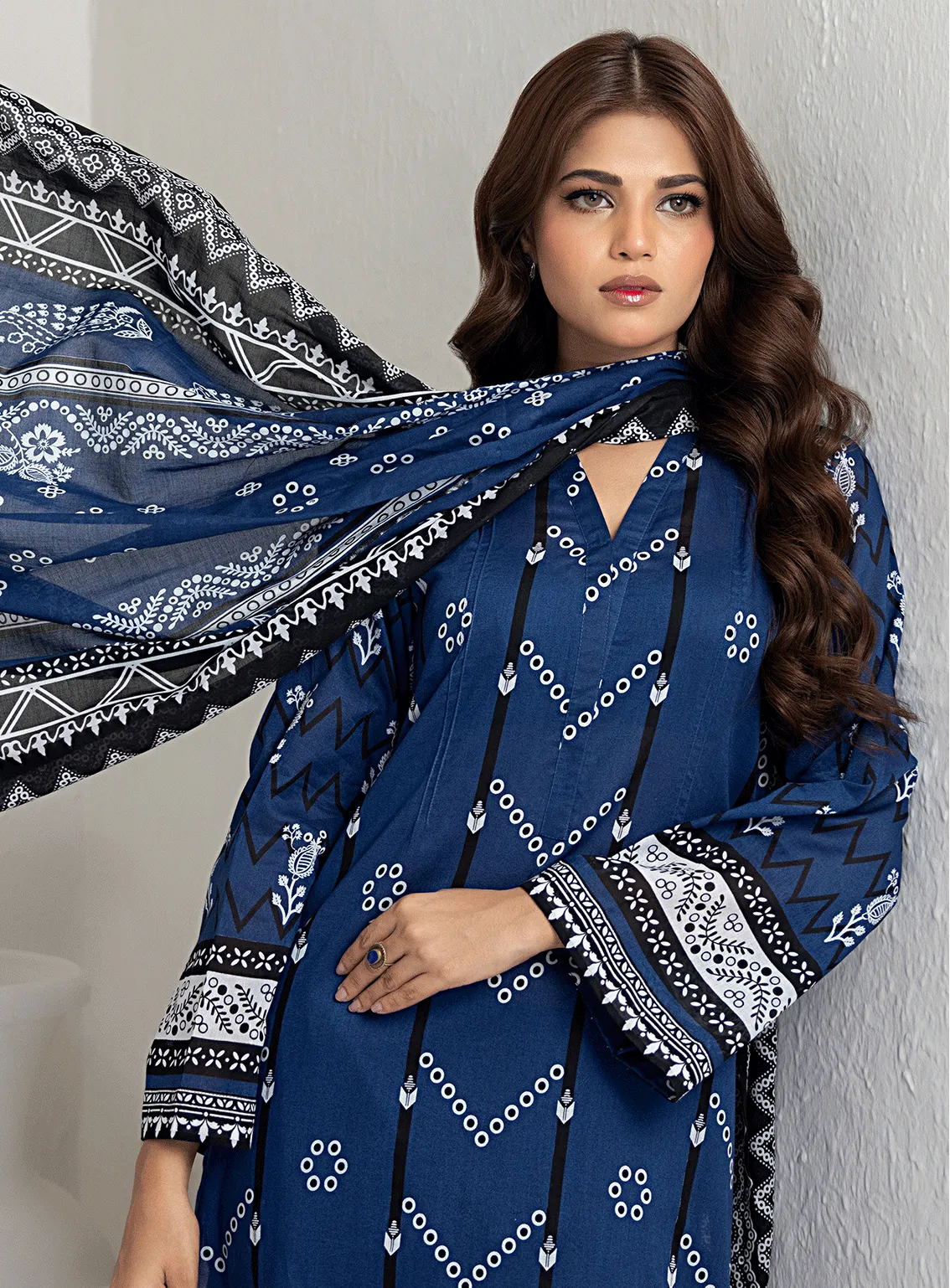 Lakhany By LSM Printed Lawn Stitched 3 Piece Suit - LG-EA-0500