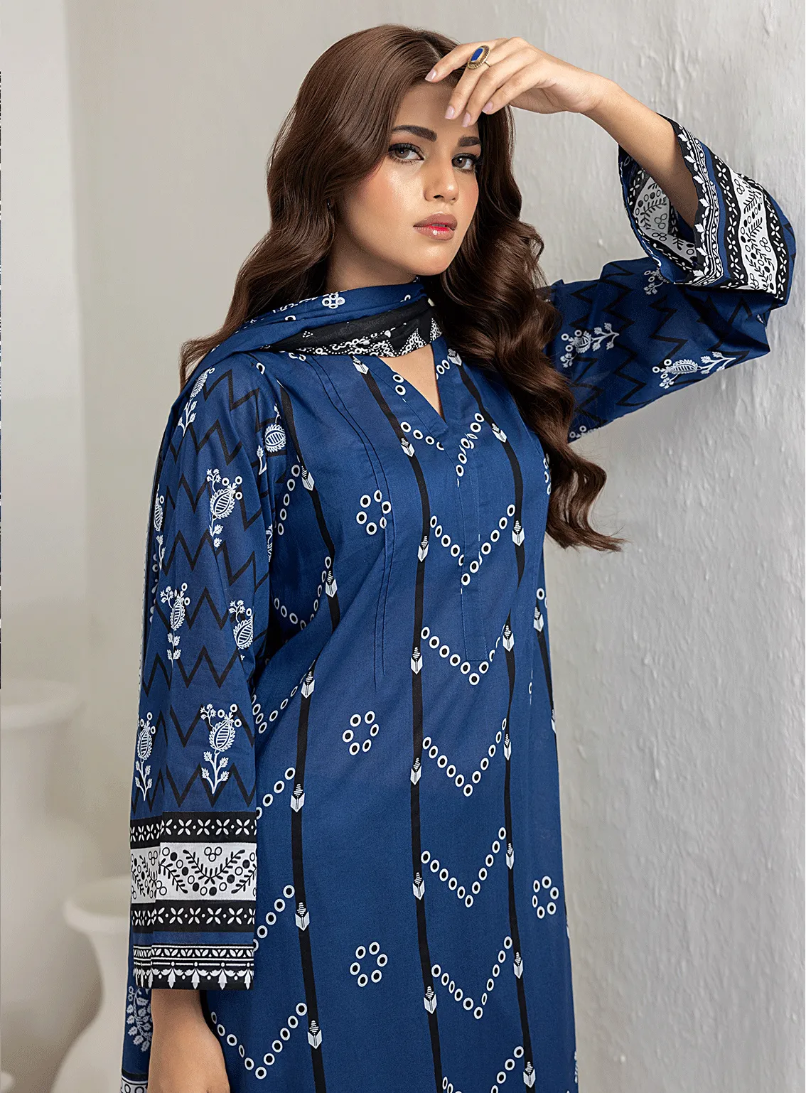 Lakhany By LSM Printed Lawn Stitched 3 Piece Suit - LG-EA-0500