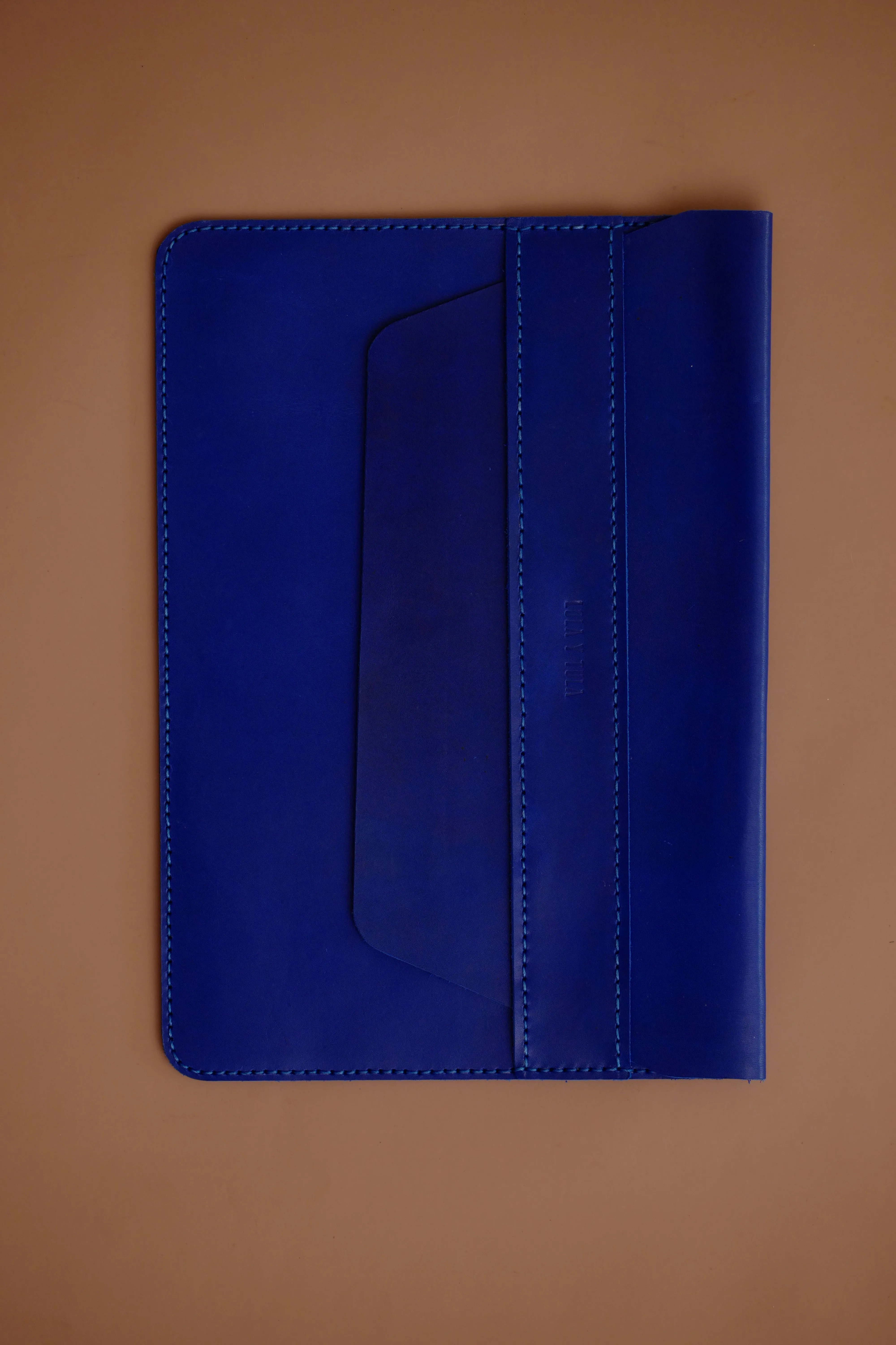 LEATHER LAPTOP SLEEVE// AZUL REY