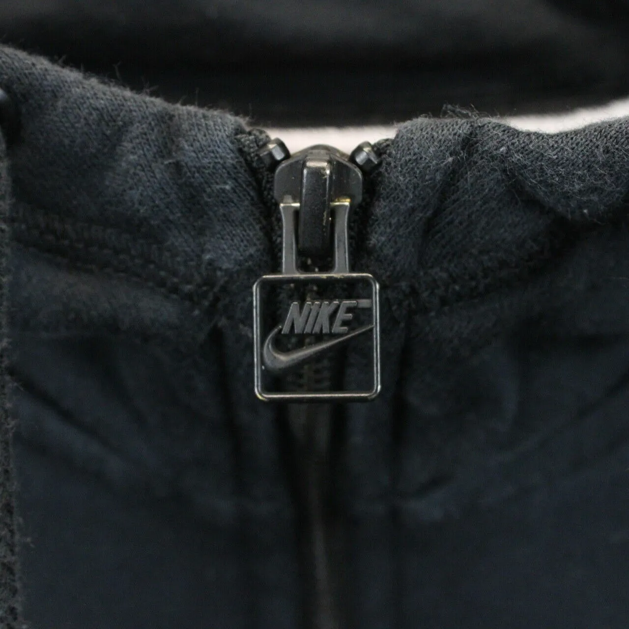 NIKE 00s Hoodie Black | Medium