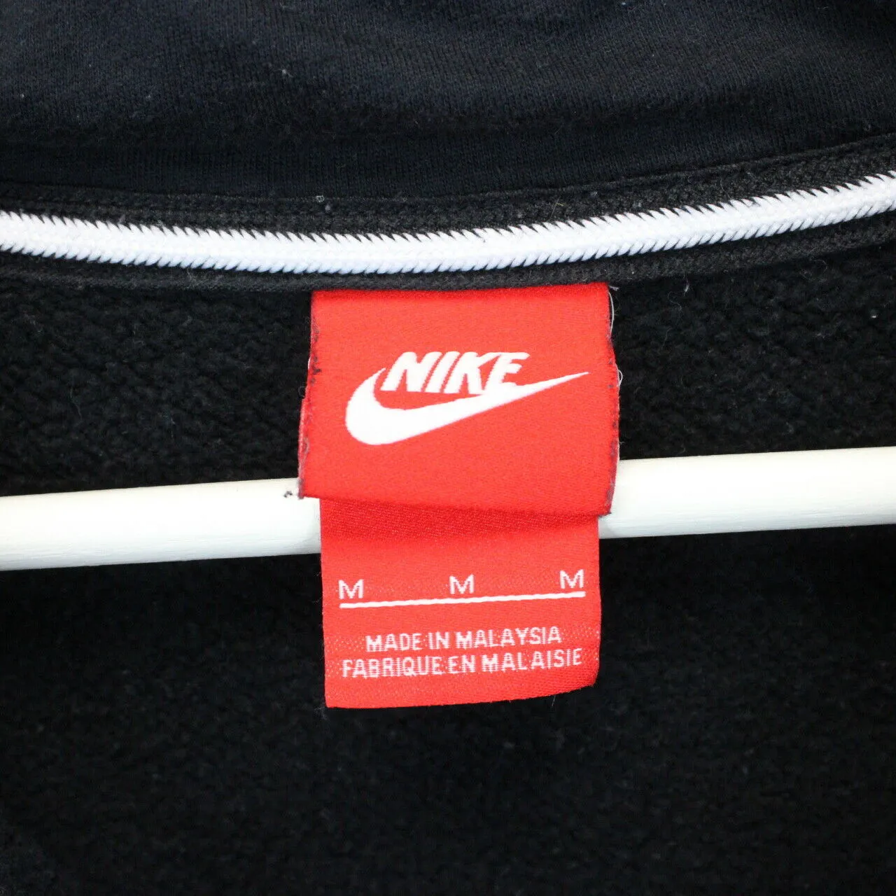 NIKE 00s Hoodie Black | Medium