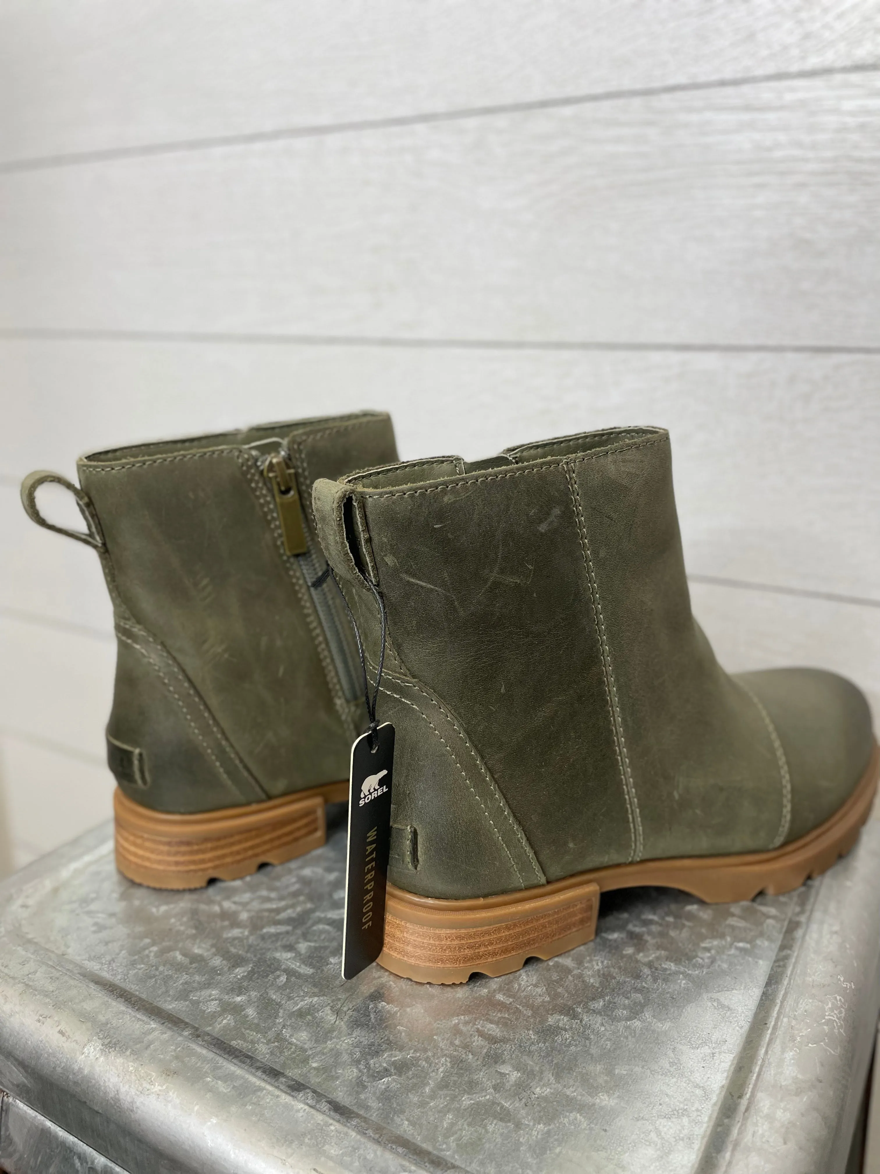 SOREL | Emelie lll  Zip Boot | Stone Green